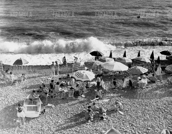 Bagnanti sulla spiaggia, Camogli, 1953