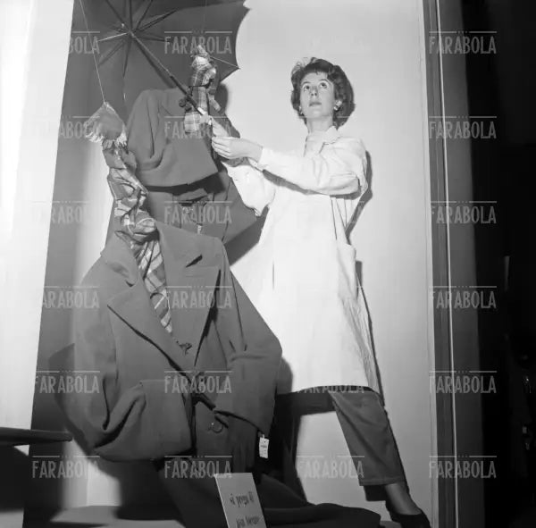 Vetrinista della Rinascente, Milano, 1953