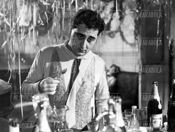 Alberto Sordi in una scena del film I Vitelloni, 1953