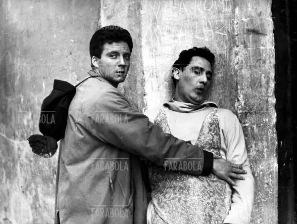 Alberto Sordi e Franco Interlenghi in una scena del film I Vitelloni, 1953