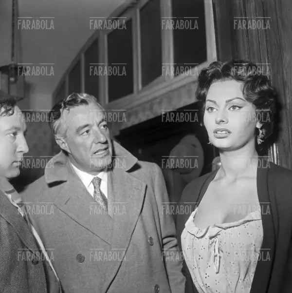 Sophia Loren, Vittorio De Sica e Giacomo Furia sul set, Film L'oro di Napoli, Napoli, 1954