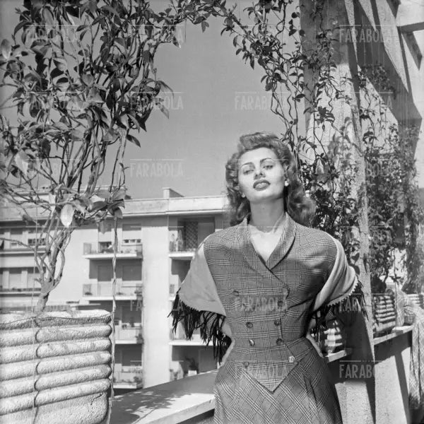 Sophia Loren a casa, Roma, 1954