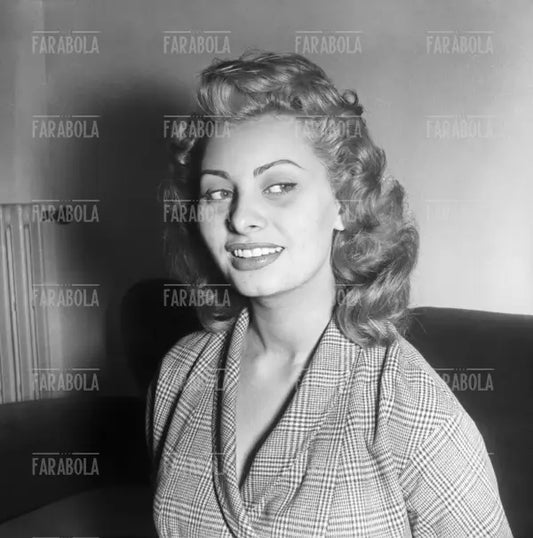 Sophia Loren a casa, Roma, 1954