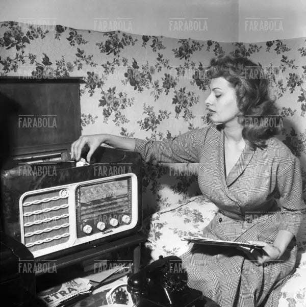 Sophia Loren a casa, Roma, 1954