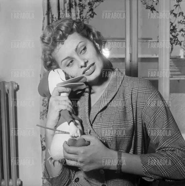 Sophia Loren a casa, Roma, 1954