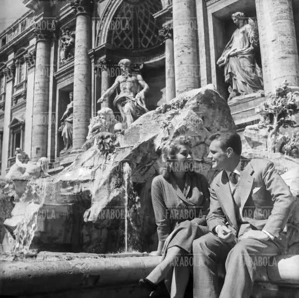 Sophia Loren ed Ettore Manni alla Fontana di Trevi, Roma, 1954
