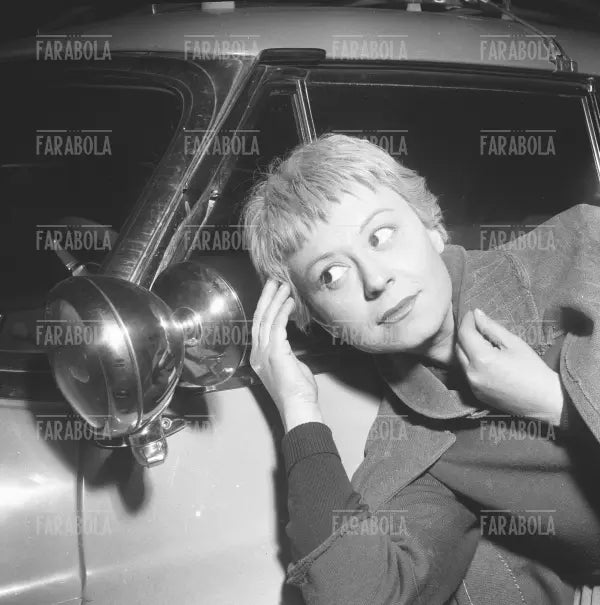 Giulietta Masina sul set del film La Strada, Roma, 1954