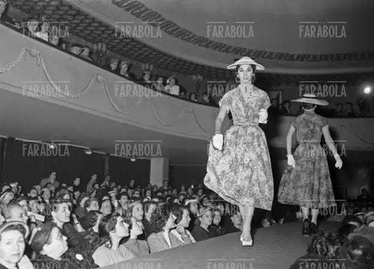 Sfilata della Rinascente, Teatro Manzoni, Milano, 1954
