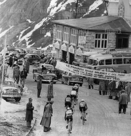 Fuggitivi sul Passo Rolle, Giro d'Italia, 1954