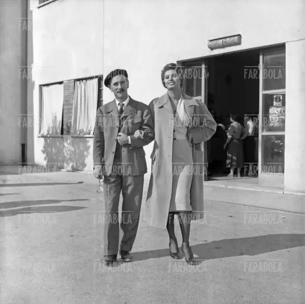 Sophia Loren e Mario Soldati sul set, Film La donna del fiume, Roma, 1954
