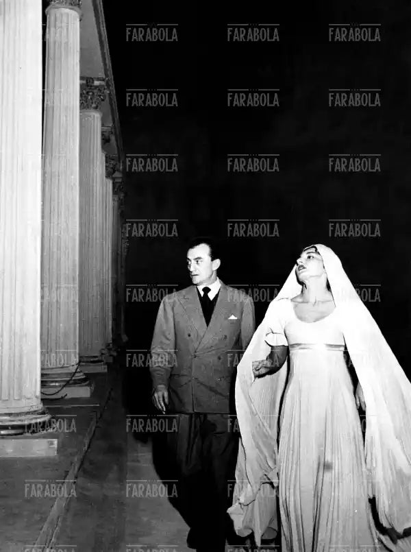 Maria Callas e Luchino Visconti alle prove de La Vestale, Teatro alla Scala, Milano, 1954