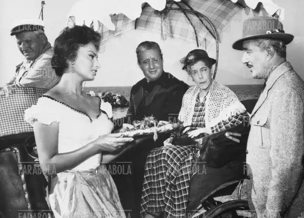 Sophia Loren, Tina Pica e Vittorio De Sica, Film Pane, amore e..., 1955