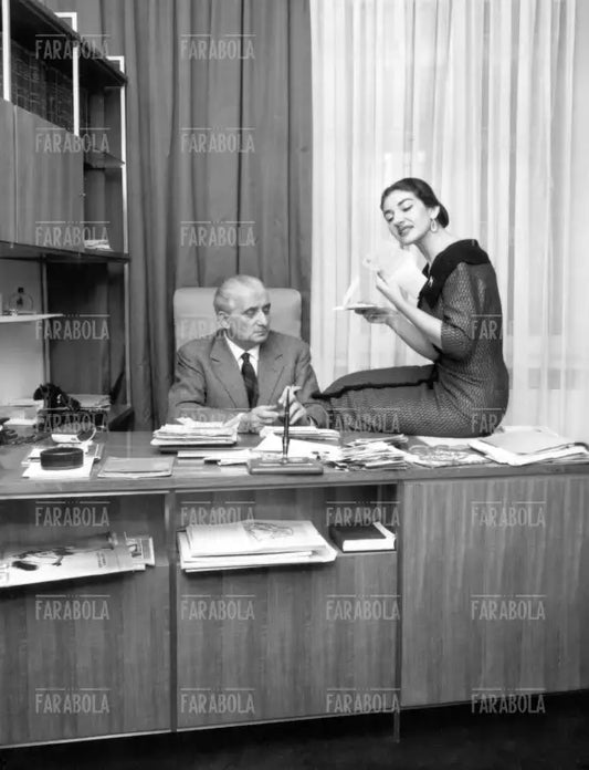 Maria Callas e il marito Giovanni Battista Meneghini a casa, Milano, 1956
