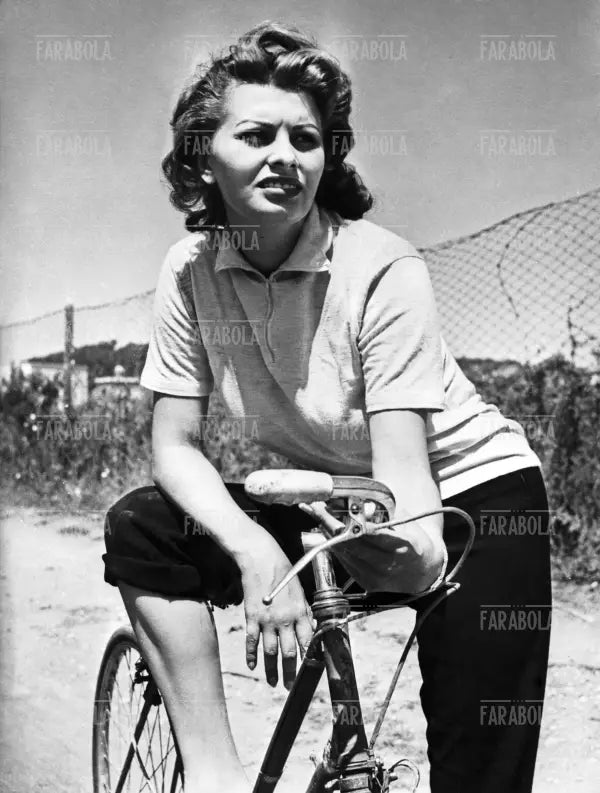 Sophia Loren in bicicletta, 1956