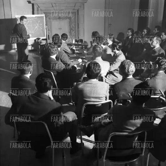 Riunione alla Rinascente, Milano, 1957