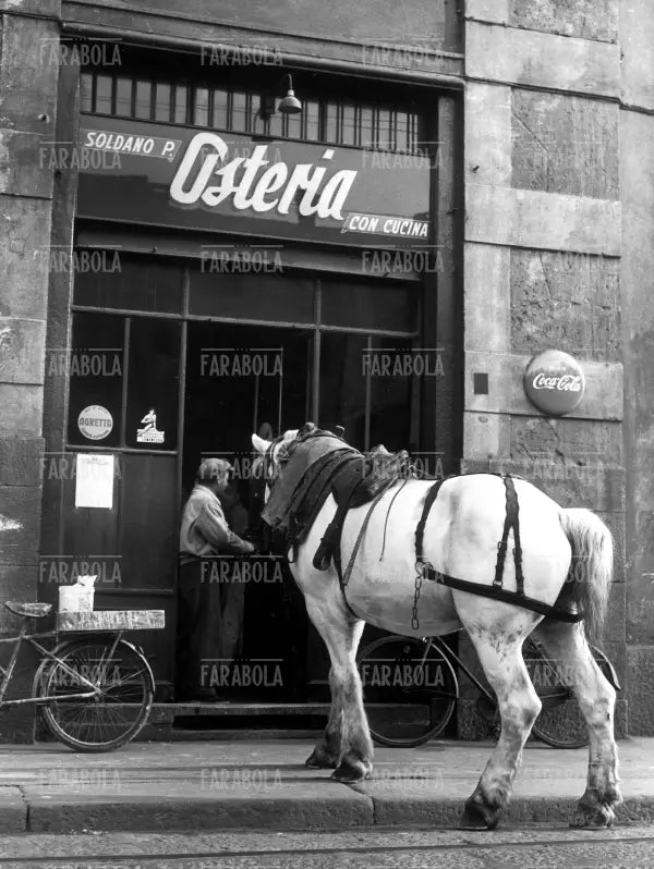 Osteria in Ripa di Porta Ticinese, Milano, 1957