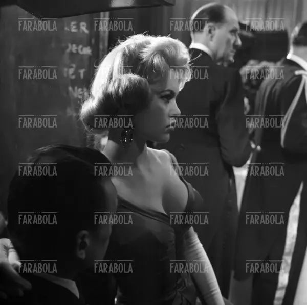 Brigitte Bardot sul set, Film Una parigina, Parigi, 1957