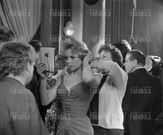 Brigitte Bardot sul set, Film Una parigina, Parigi, 1957