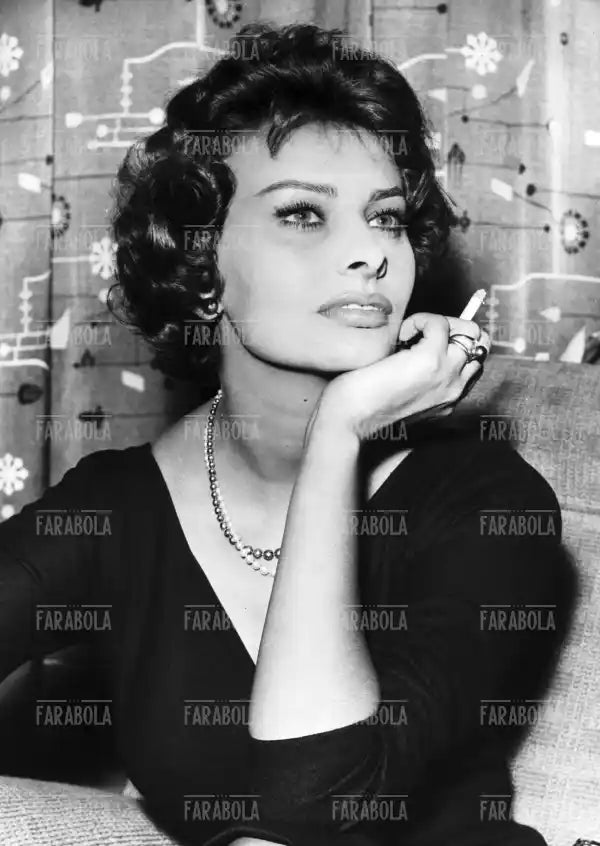 Sophia Loren, Conferenza stampa per il film La chiave, Londra, 1957