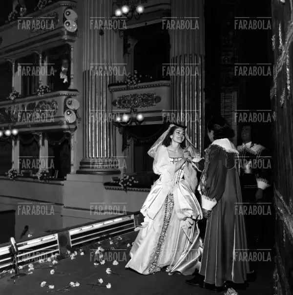 Maria Callas sul palco, Prima della Scala con Un ballo in maschera, Milano, 1957
