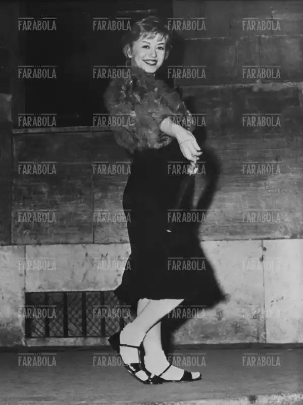 Giulietta Masina in una scena del film Le notti di Cabiria, 1957