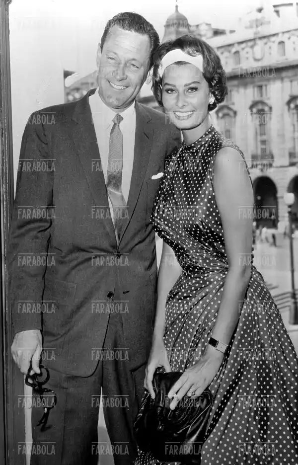 Sophia Loren e William Holden, Prima del film La chiave, Londra, 1958