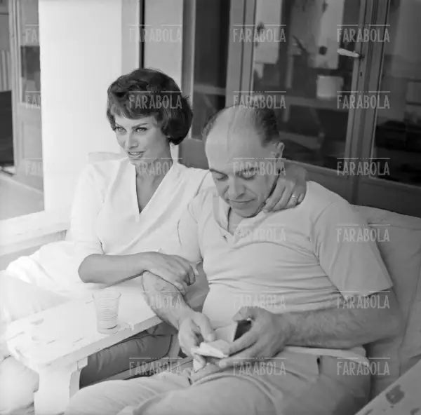 Sophia Loren e il marito Carlo Ponti in vacanza, Saint-Tropez, 1958