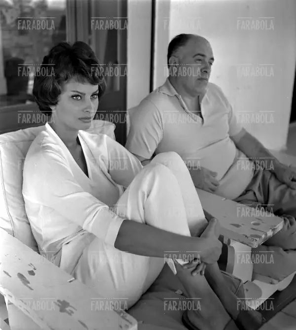 Sophia Loren e il marito Carlo Ponti in vacanza, Saint-Tropez, 1958