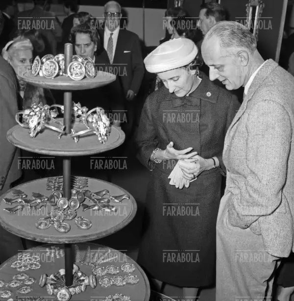Mostra di antiquariato alla Rinascente, Milano, 1958