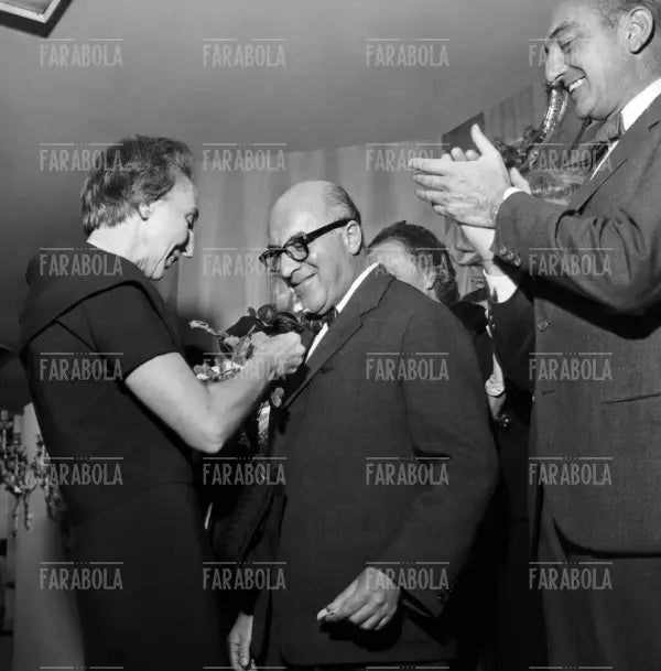 Linda Pedrotti Brustio, Ernesto Nathan Rogers und Cesare Brustio, Antiquitätenausstellung von La Rinascente, Mailand, 1958