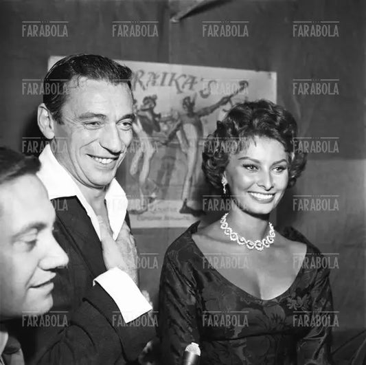Sophia Loren e Yves Montand, Concerto di Yves Montand all'Etoile, Parigi, 1958