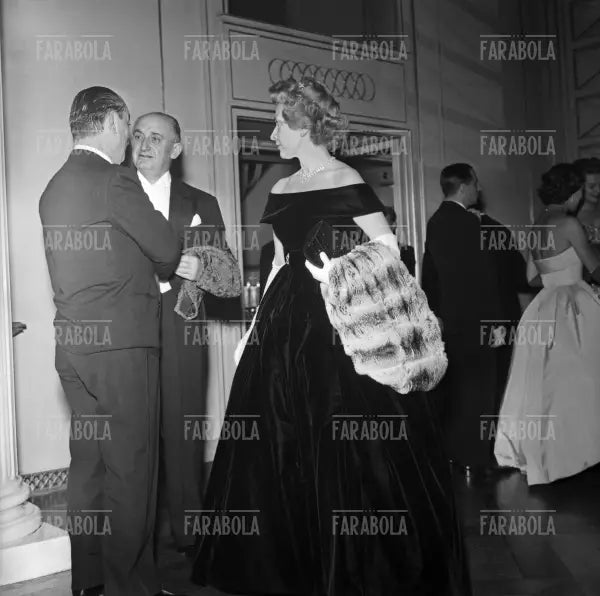 Mina Borromeo Pesenti Pigna in abito Curiel, Prima della Scala, Milano, 1958