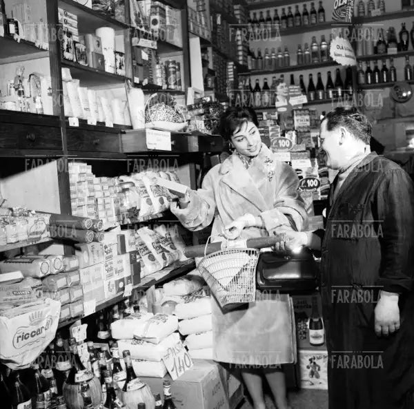 Negozio di alimentari, Milano, 1959