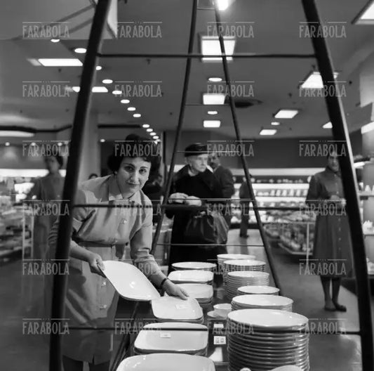 Commessa della Rinascente, Milano, 1959