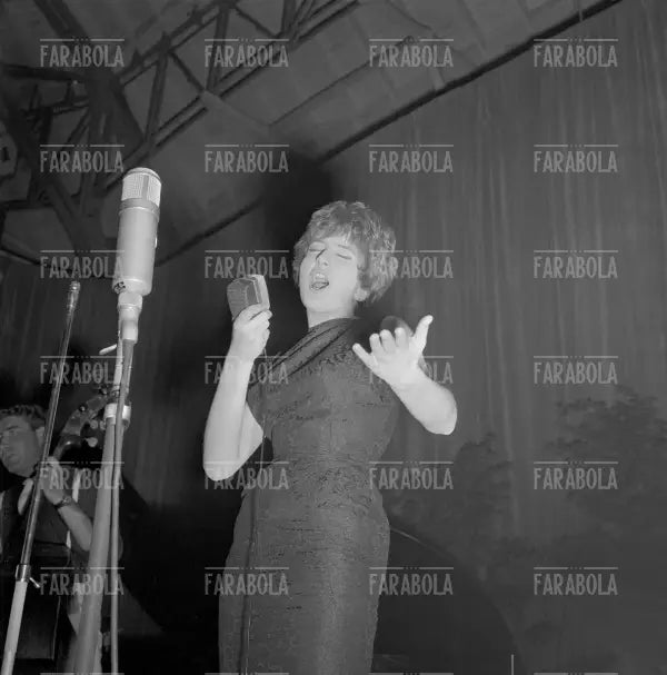 Mina al Festival del Juke Box, Palazzo del Ghiaccio, Milano, 1959