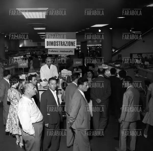 Delegazione francese in visita alla Rinascente, Milano, 1959