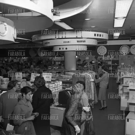 Interno della Rinascente, Milano, 1959