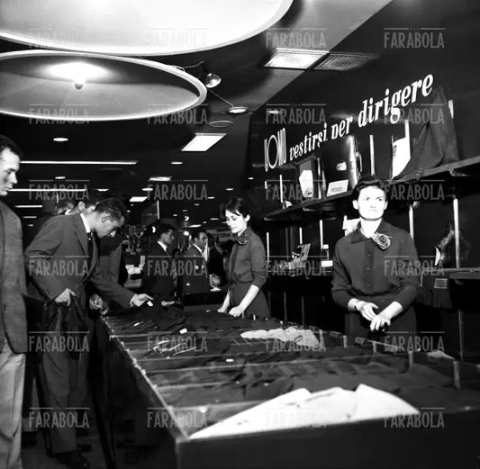 Reparto uomo della Rinascente, Milano, 1959