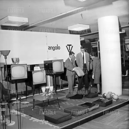 Reparto televisori della Rinascente, Milano, 1959