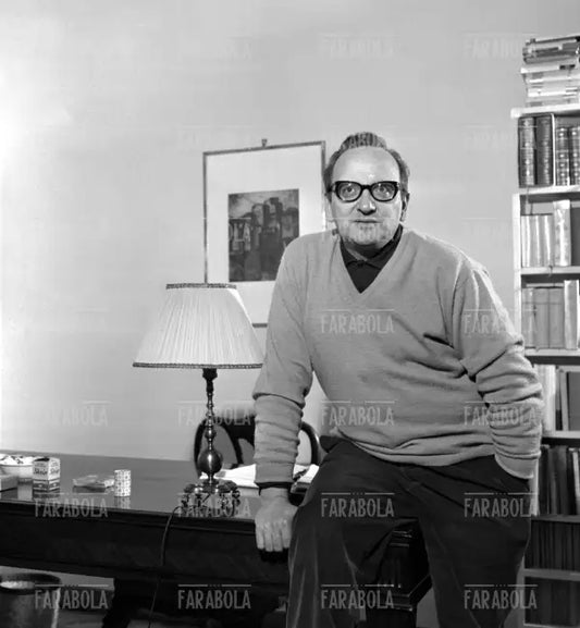 Vasco Pratolini a casa, Roma, 1959