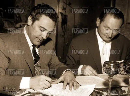 Mario Del Monaco firma il contratto con Alfred H. Jacob, Losanna, 1960
