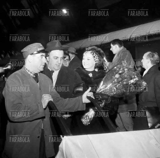 Federico Fellini e Anita Ekberg, Milano, 1960