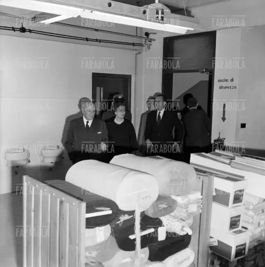 Umberto Brustio e Aldo Borletti in visita allo stabilimento APEM della Rinascente, Vimodrone, 1960