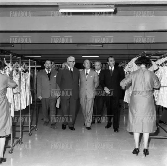 Aldo Borletti in visita allo stabilimento APEM della Rinascente, Vimodrone, 1960