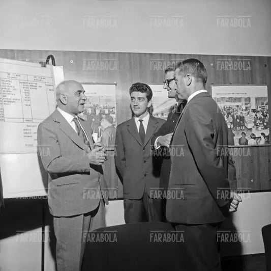 Studenti in visita alla Rinascente, Milano, 1960