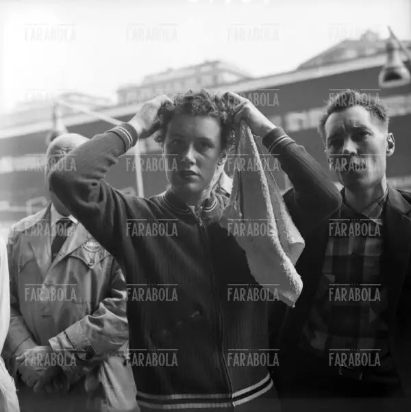 Beryl Burton e Charlie Burton tenta di battere il record al Velodromo Vigorelli, Milano, 1960