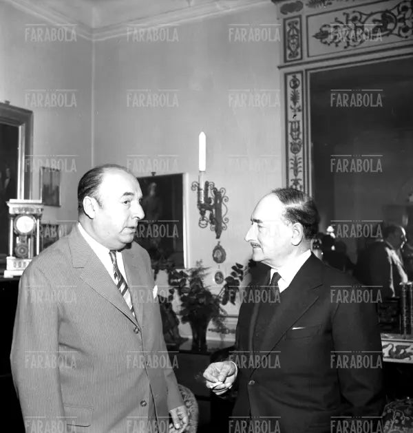 Pablo Neruda e Salvatore Quasimodo, Milano, 1960