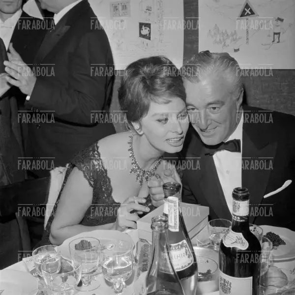 Sophia Loren e Vittorio De Sica, Festa dopo la prima del film La ciociara, Milano, 1960