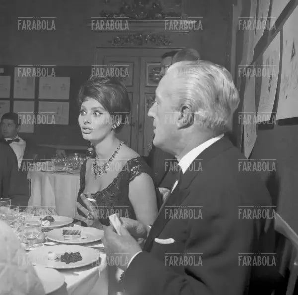 Sophia Loren e Vittorio De Sica, Festa dopo la prima del film La ciociara, Milano, 1960