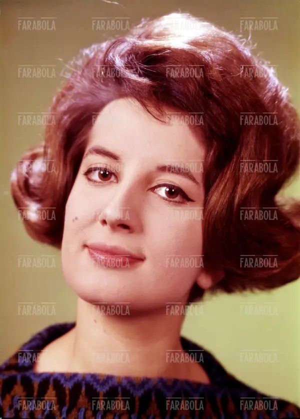 Mina nello Studio Farabola, 1960